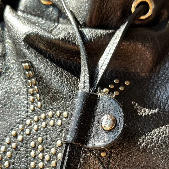 YSL: Studded Drawstring Leather Kahala Tote Bag - Picture 8 of 17